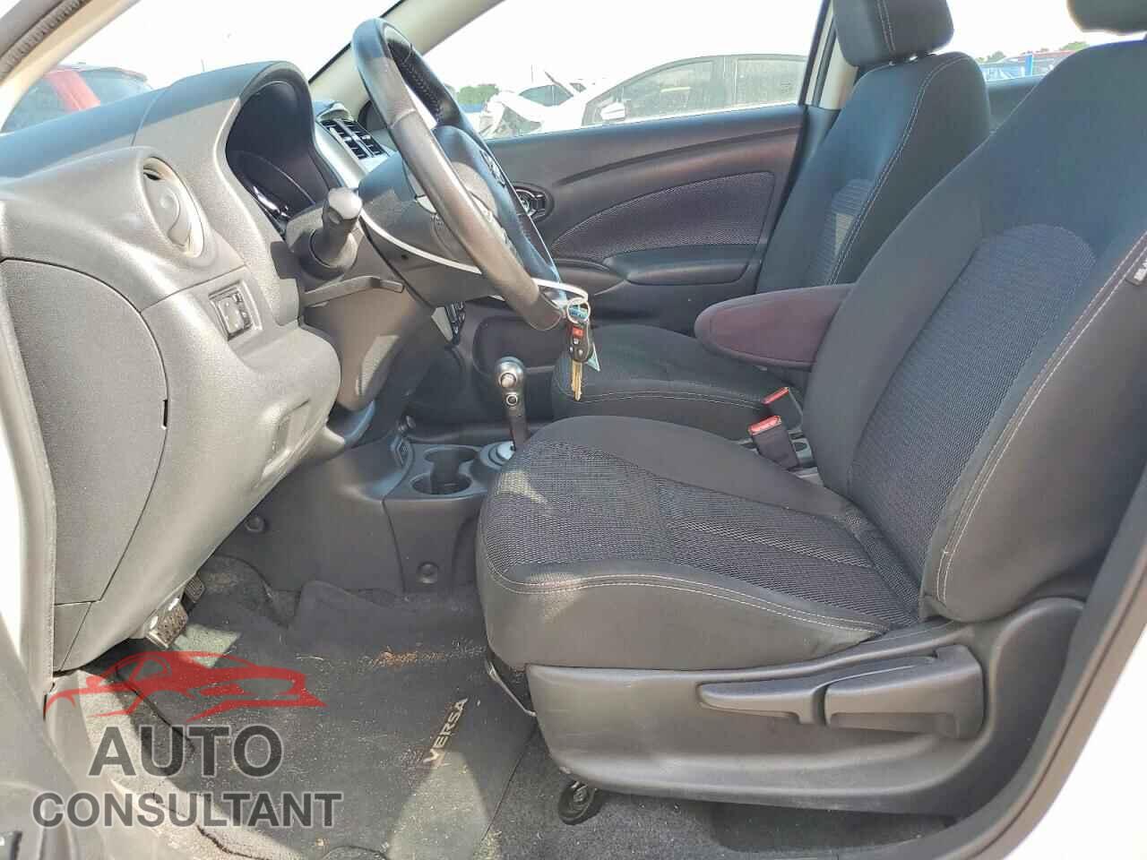 NISSAN VERSA 2017 - 3N1CN7AP3HL892989