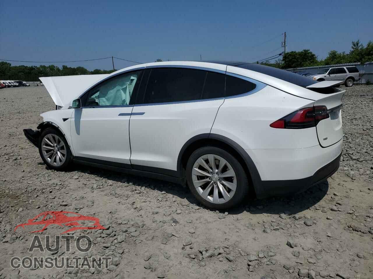 TESLA MODEL X 2018 - 5YJXCAE26JF100953