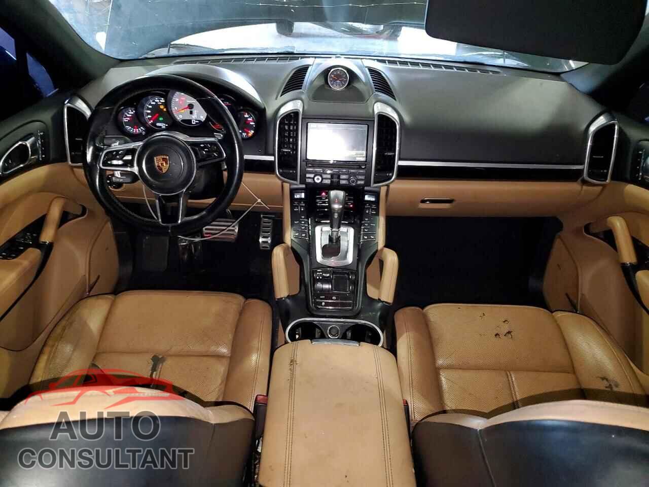PORSCHE CAYENNE 2016 - WP1AB2A2XGLA94521