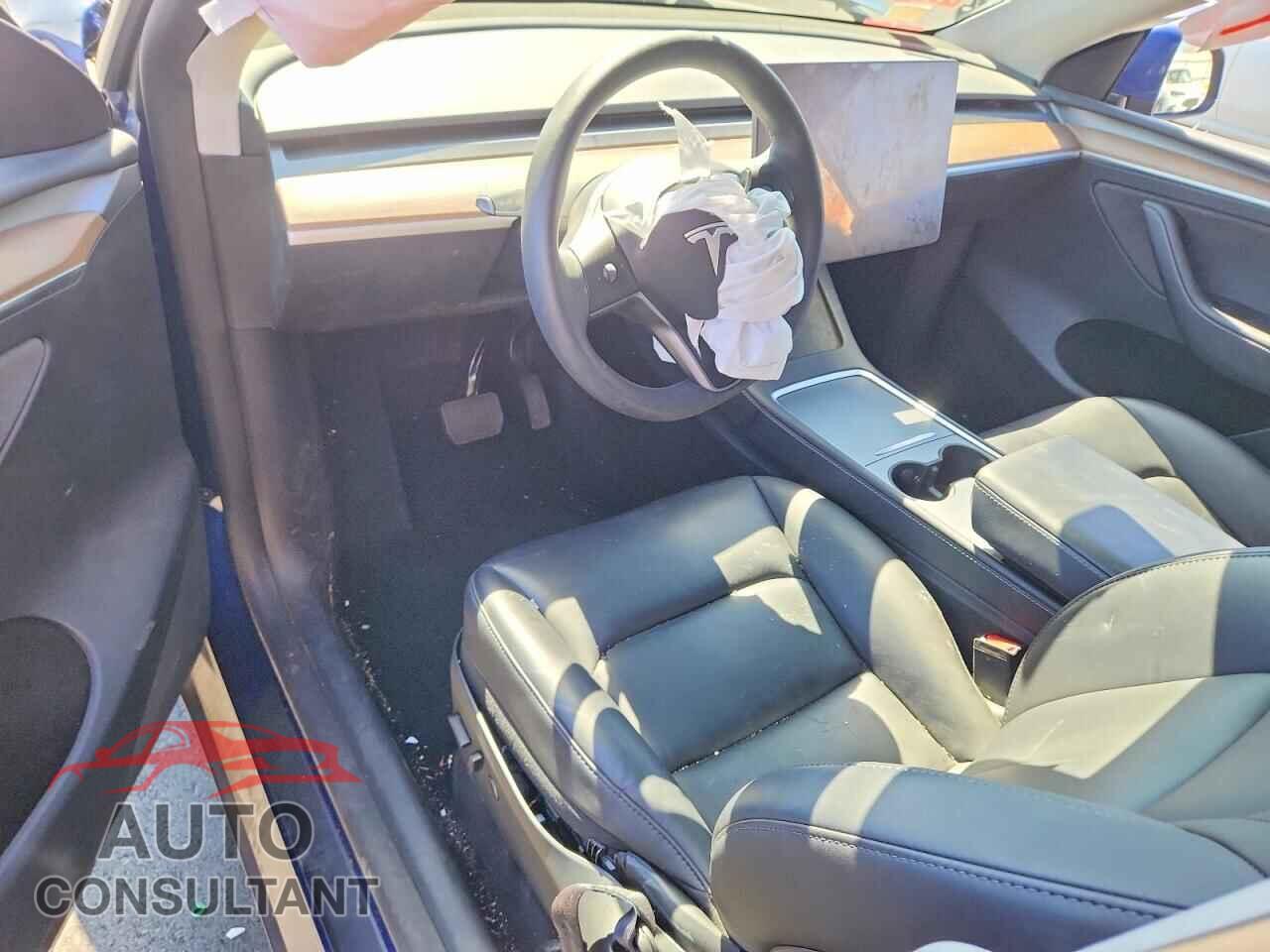 TESLA MODEL Y 2024 - 7SAYGDED1RF212151