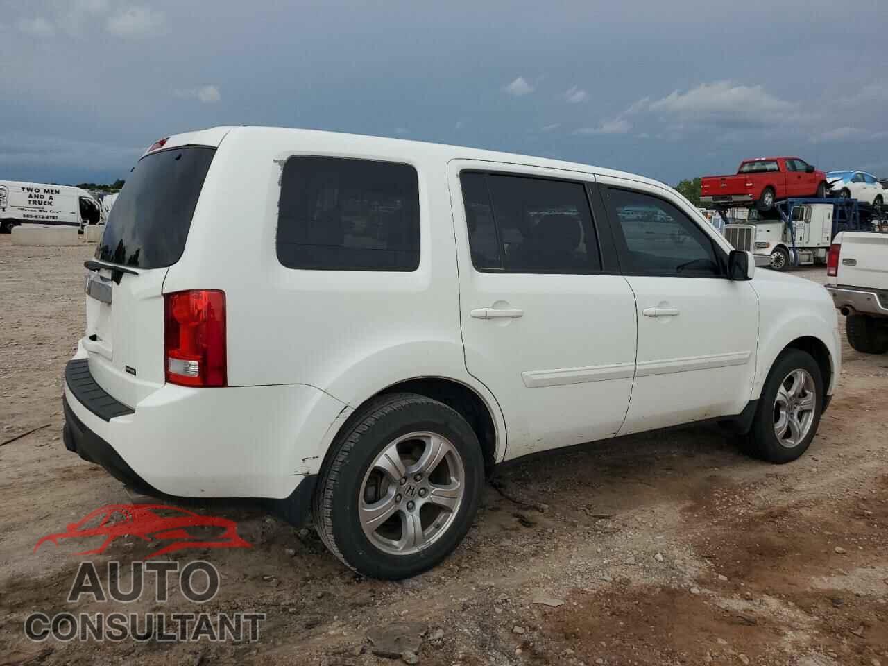 HONDA PILOT 2015 - 5FNYF3H50FB006443