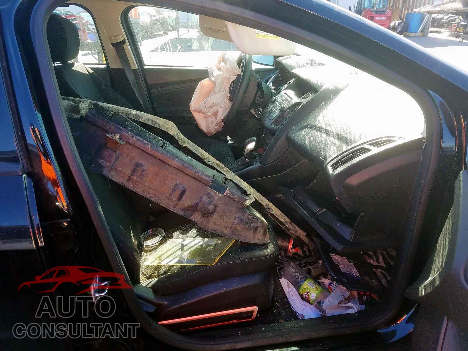 FORD FOCUS 2017 - 1FADP3K26HL223916