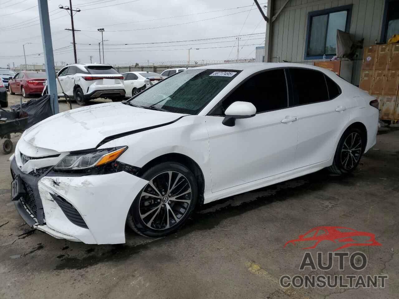 TOYOTA CAMRY 2018 - 4T1B11HK1JU075491