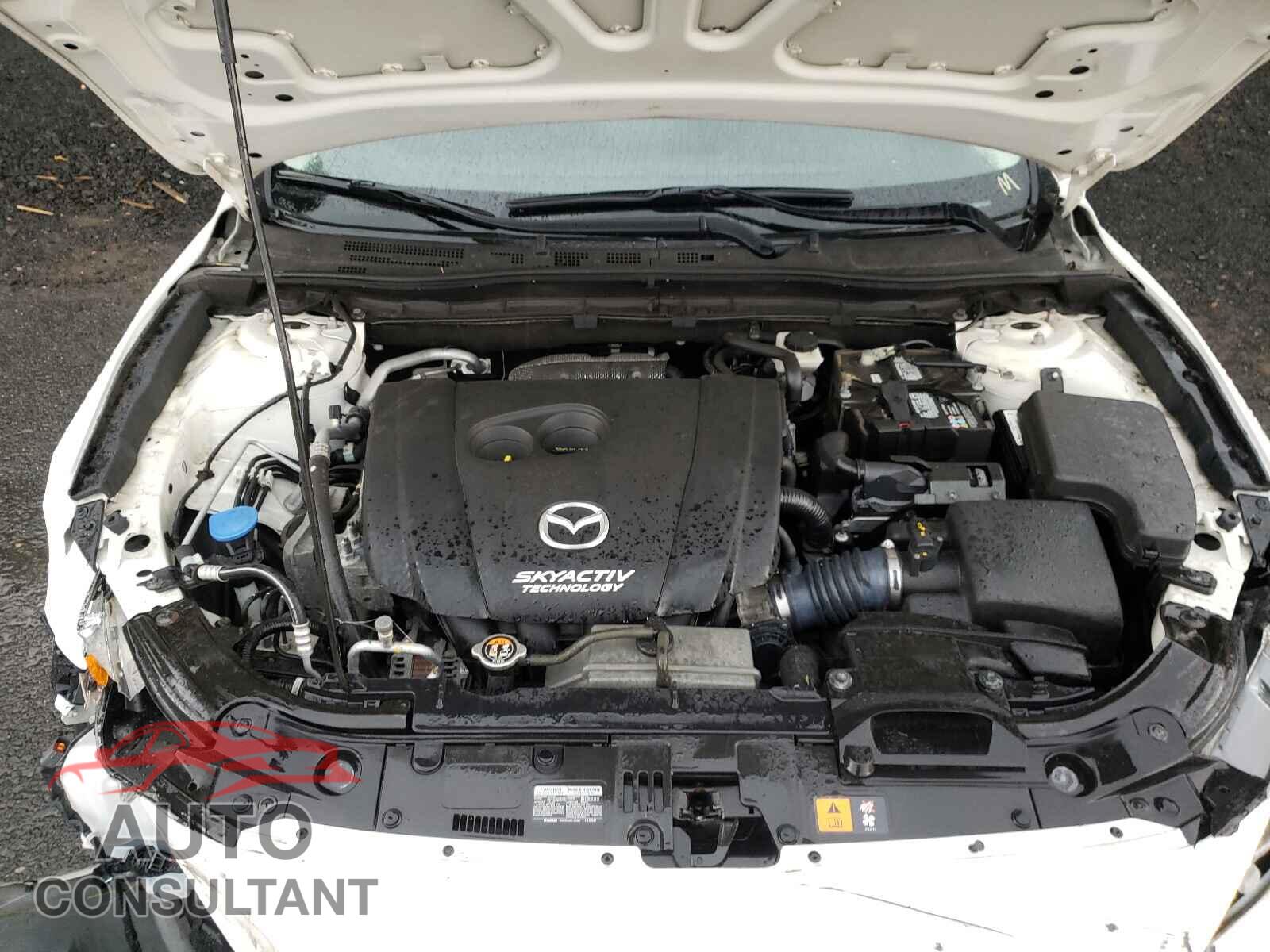 MAZDA 3 2017 - 3MZBN1V7XHM100084