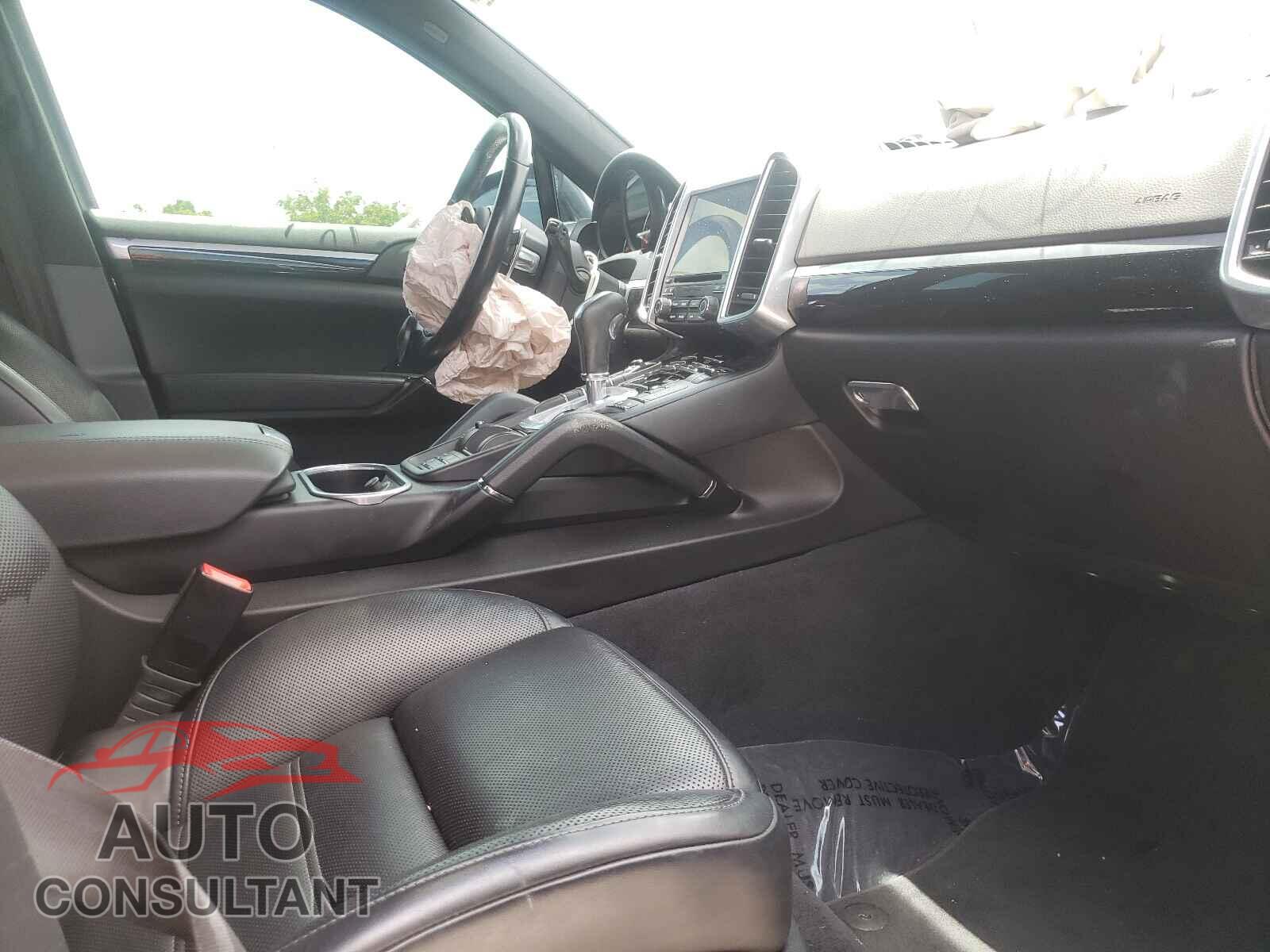 PORSCHE CAYENNE 2017 - WP1AA2A22HKA89792