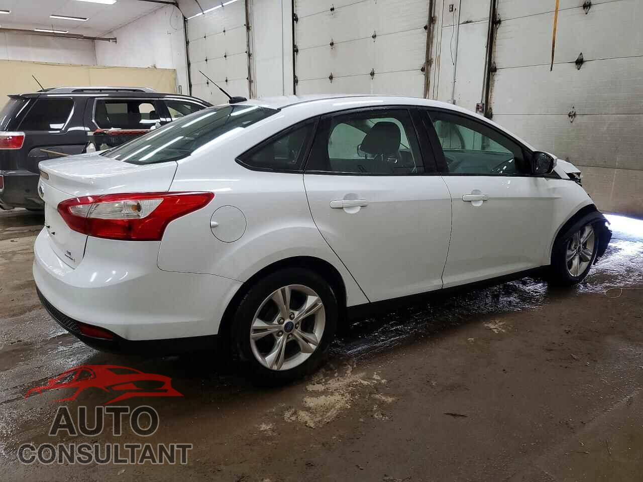 FORD FOCUS 2014 - 1FADP3F29EL217890
