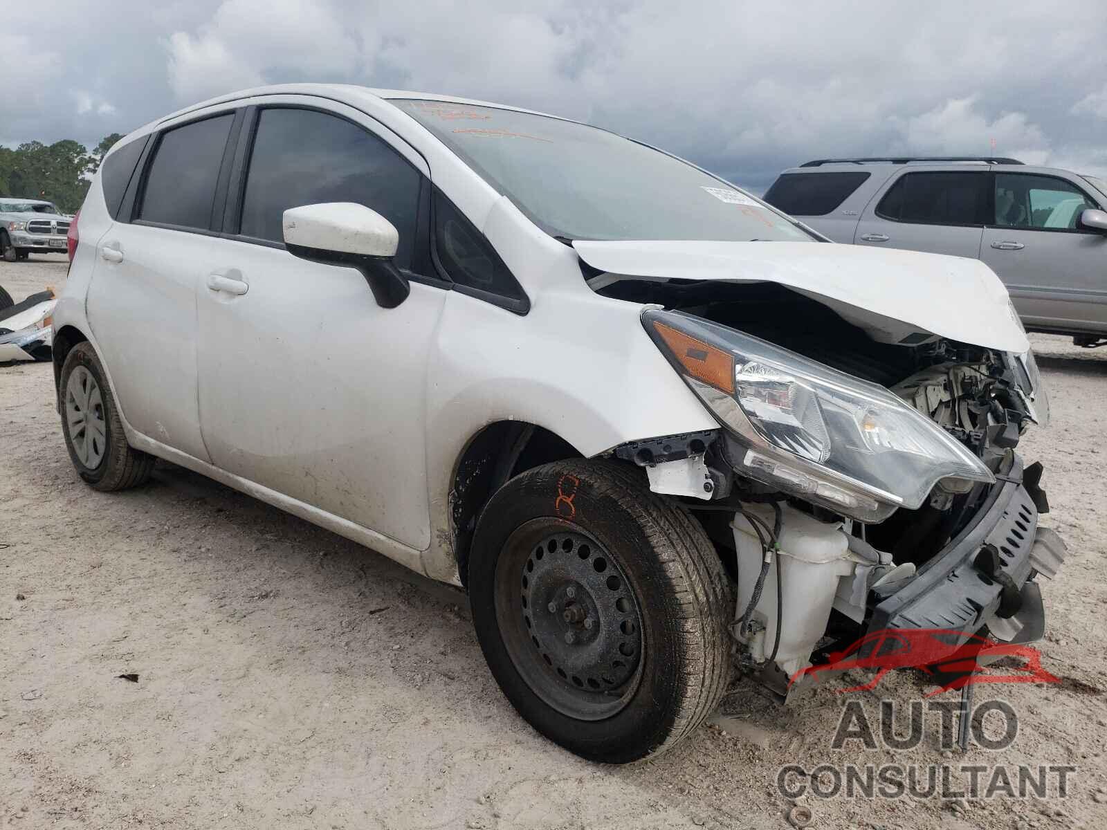 NISSAN VERSA 2018 - 3N1CE2CP7JL352034