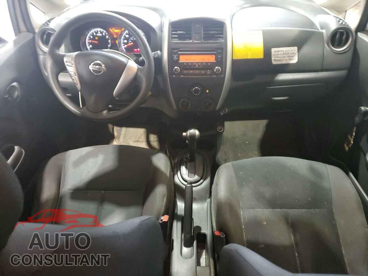 NISSAN VERSA 2017 - 3N1CE2CP3HL365745