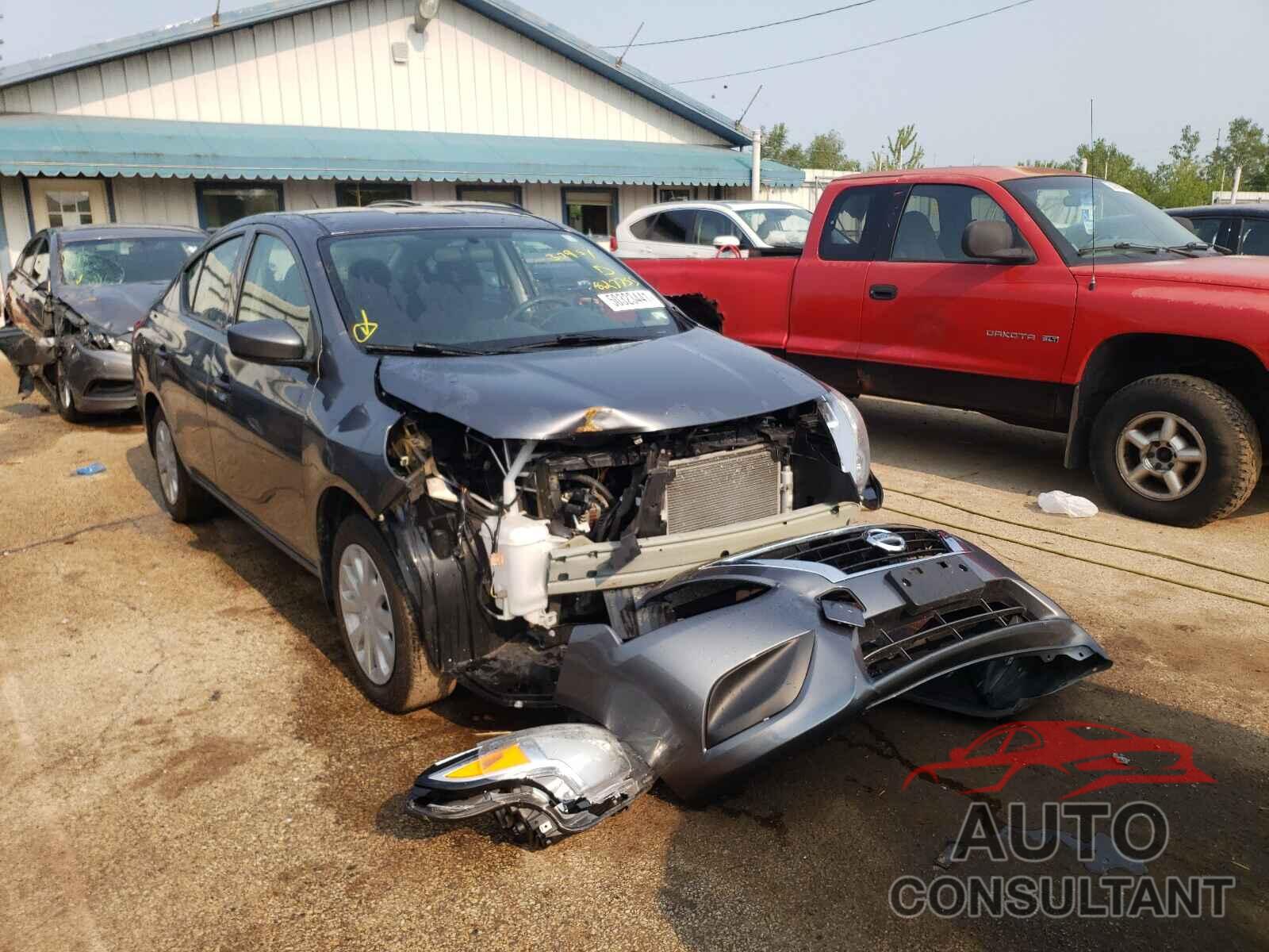 NISSAN VERSA 2019 - 3N1CN7AP6KL827755