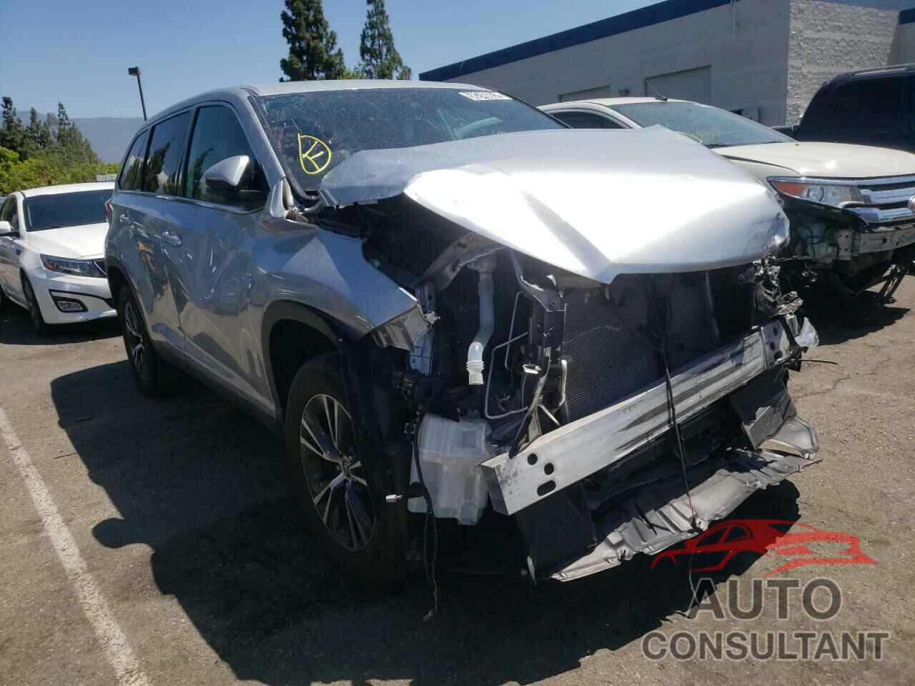 TOYOTA HIGHLANDER 2019 - 5TDZARFH2KS042319