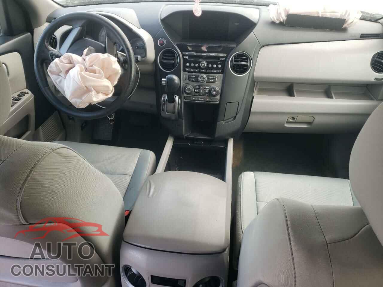 HONDA PILOT 2015 - 5FNYF3H20FB016136
