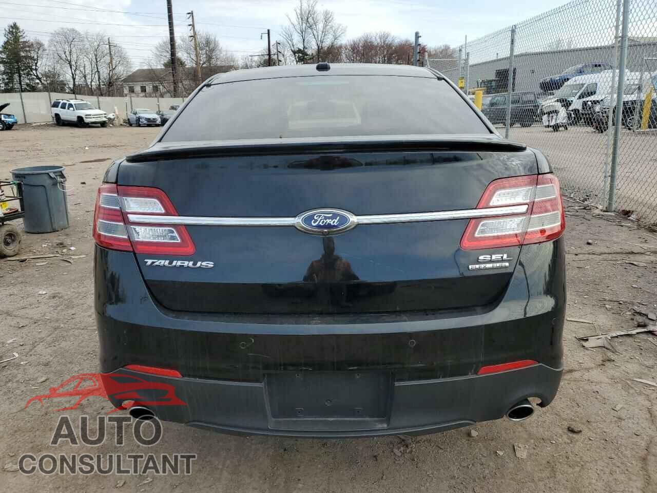 FORD TAURUS 2018 - 1FAHP2E8XJG137910