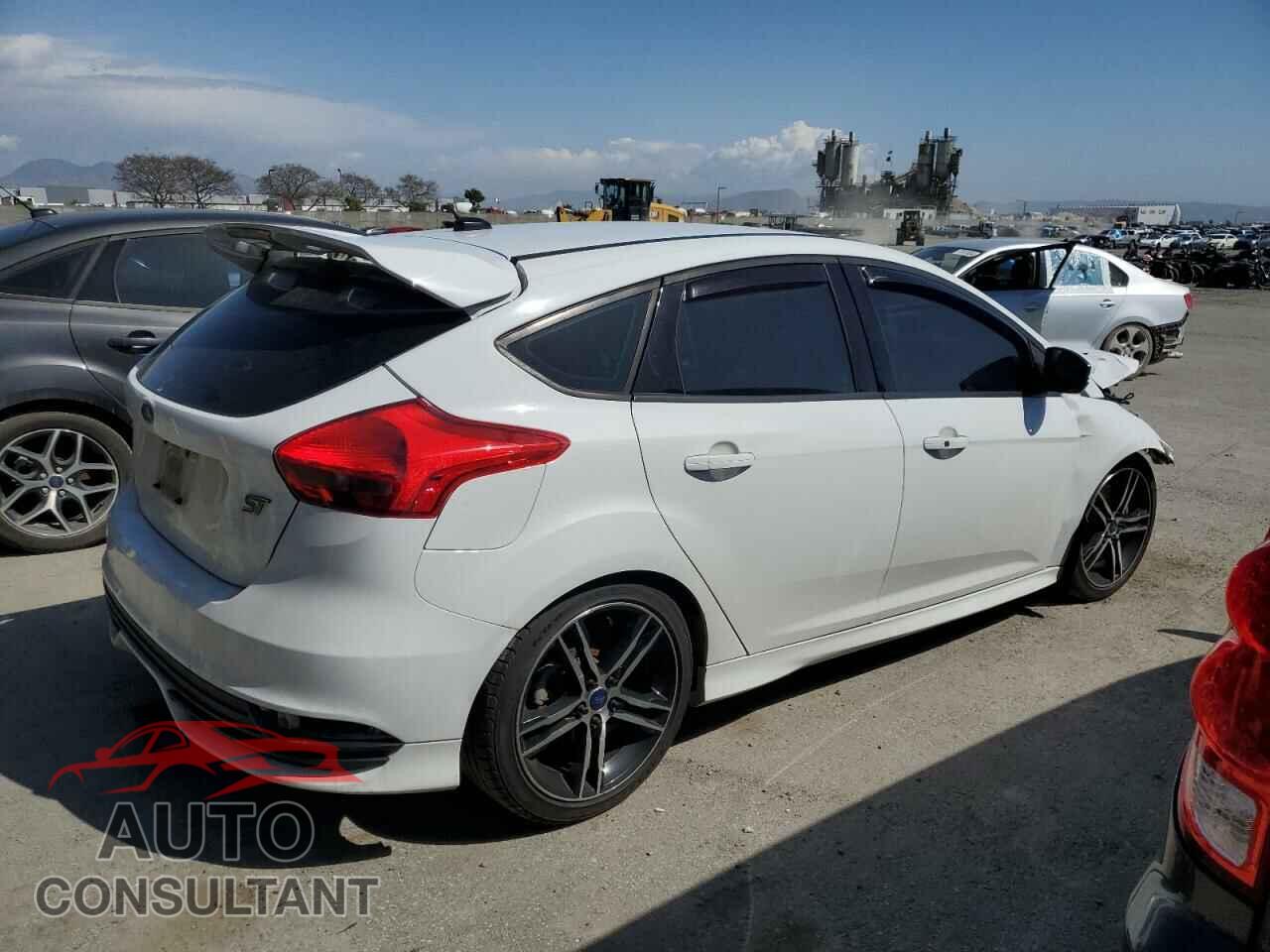 FORD FOCUS 2017 - 1FADP3L9XHL277487