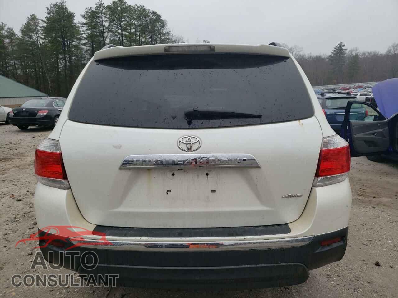 TOYOTA HIGHLANDER 2013 - 5TDBK3EH5DS202712