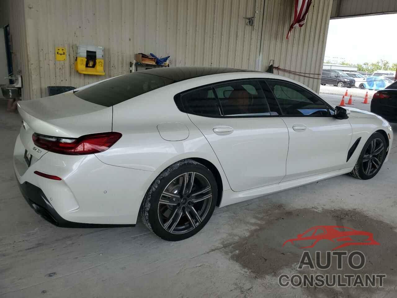 BMW 8 SERIES 2023 - WBAGV4C00PCL13414
