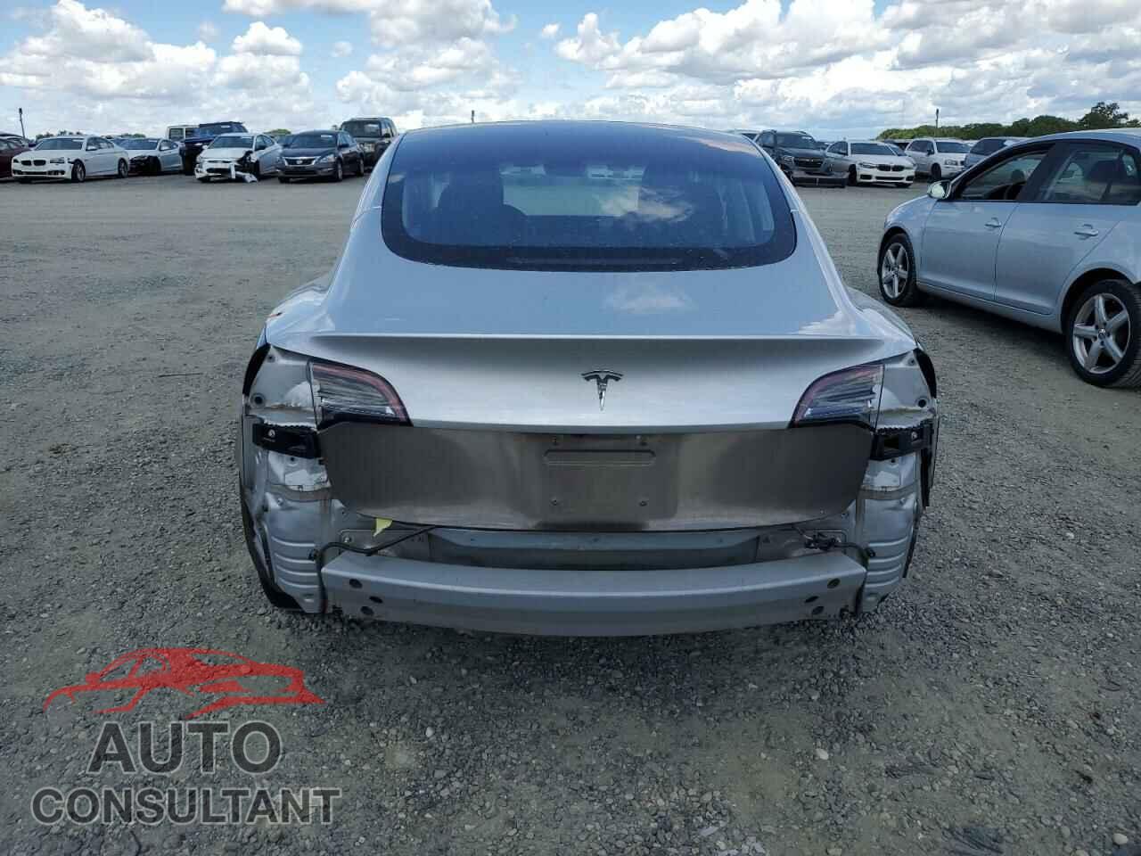 TESLA MODEL 3 2018 - 5YJ3E1EA8JF012843