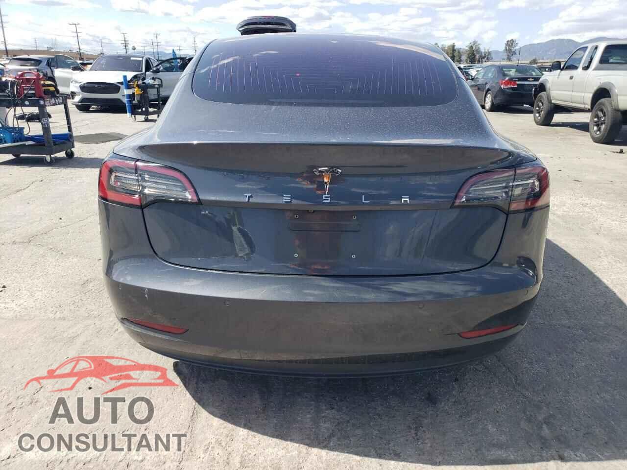 TESLA MODEL 3 2018 - 5YJ3E1EA9JF014116