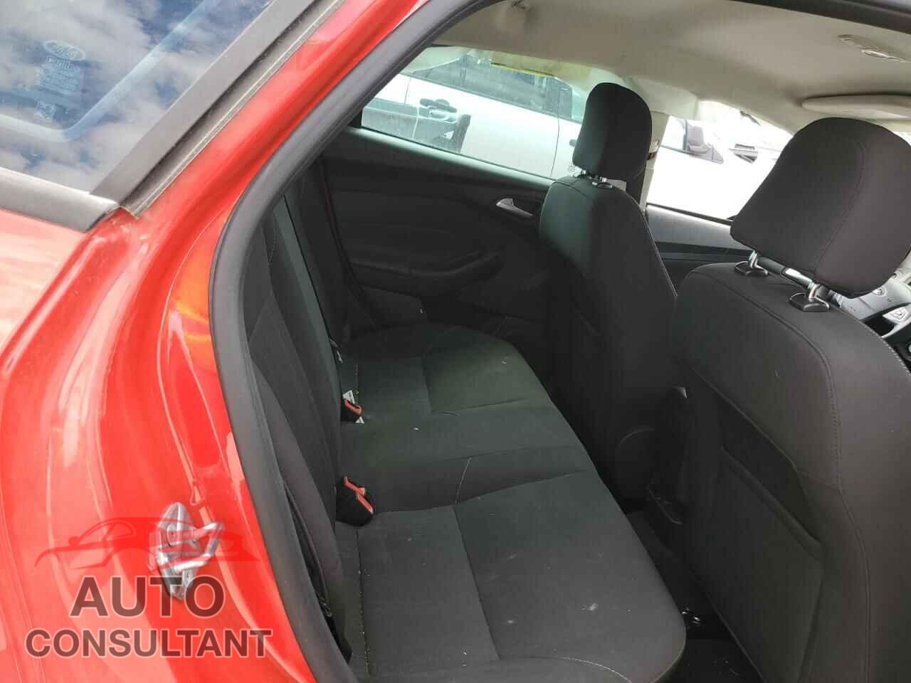 FORD FOCUS 2015 - 1FADP3F23FL250160