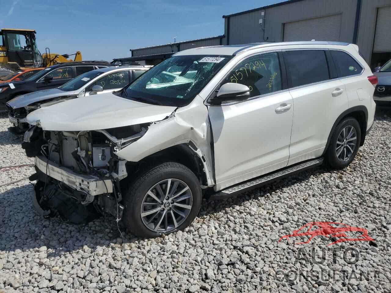 TOYOTA HIGHLANDER 2018 - 5TDJZRFH8JS555515