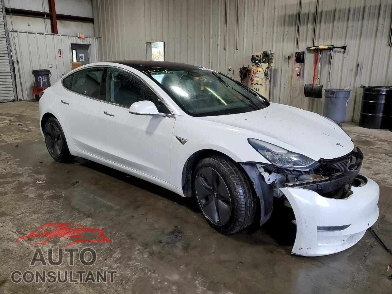 TESLA MODEL 3 2018 - 5YJ3E1EB8JF093884