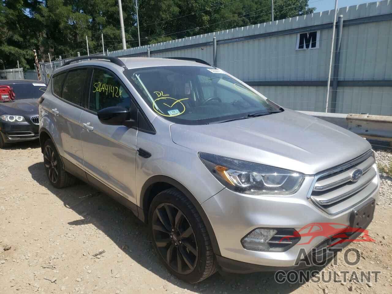 FORD ESCAPE 2017 - 1FMCU9GD9HUD14132