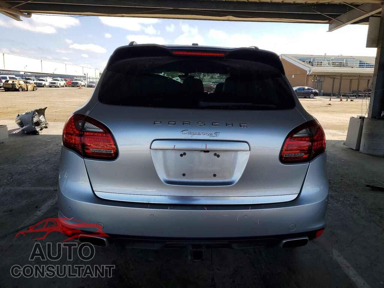 PORSCHE CAYENNE 2011 - WP1AB2A2XBLA52195