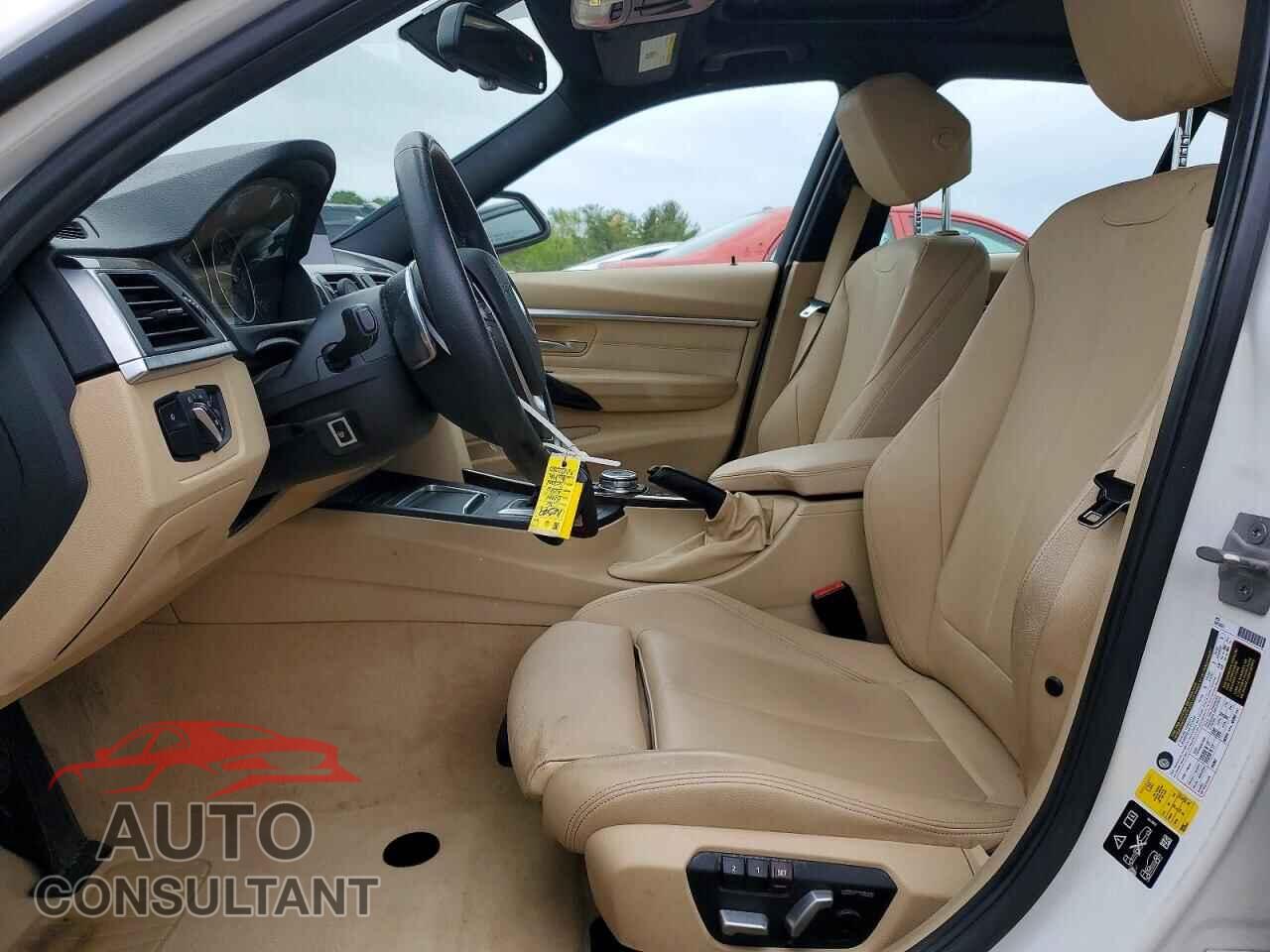 BMW 3 SERIES 2016 - WBA8E3G52GNU02085