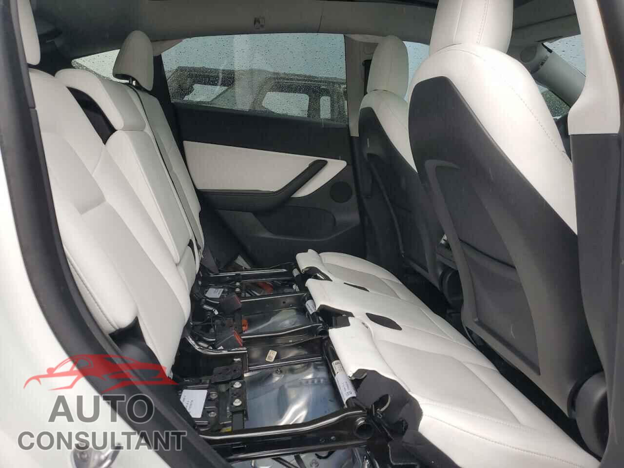 TESLA MODEL Y 2022 - 7SAYGDEE8NF368061