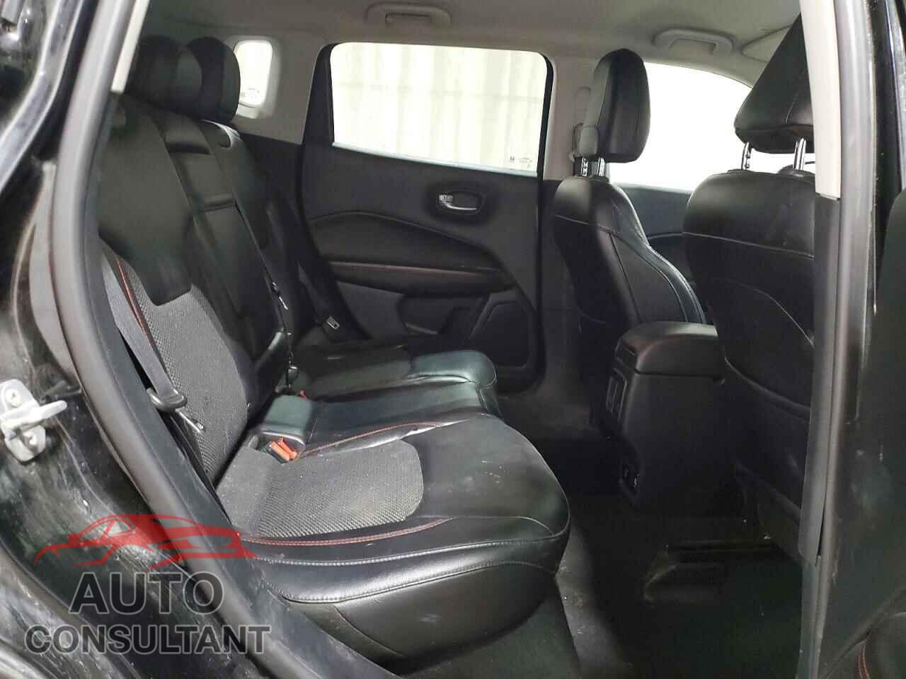 JEEP COMPASS 2018 - 3C4NJDDB2JT130159