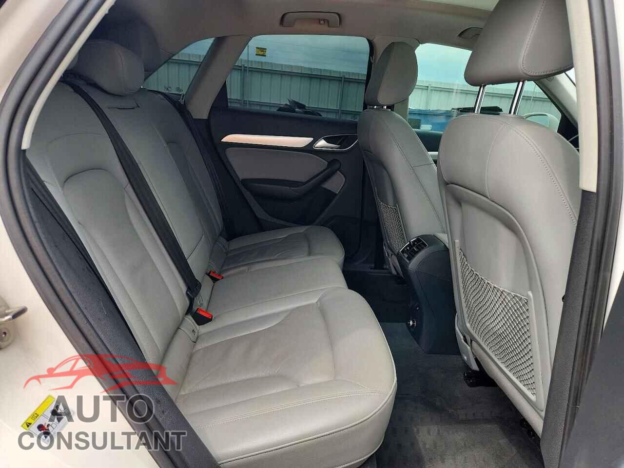 AUDI Q3 2017 - WA1JCCFS9HR007083