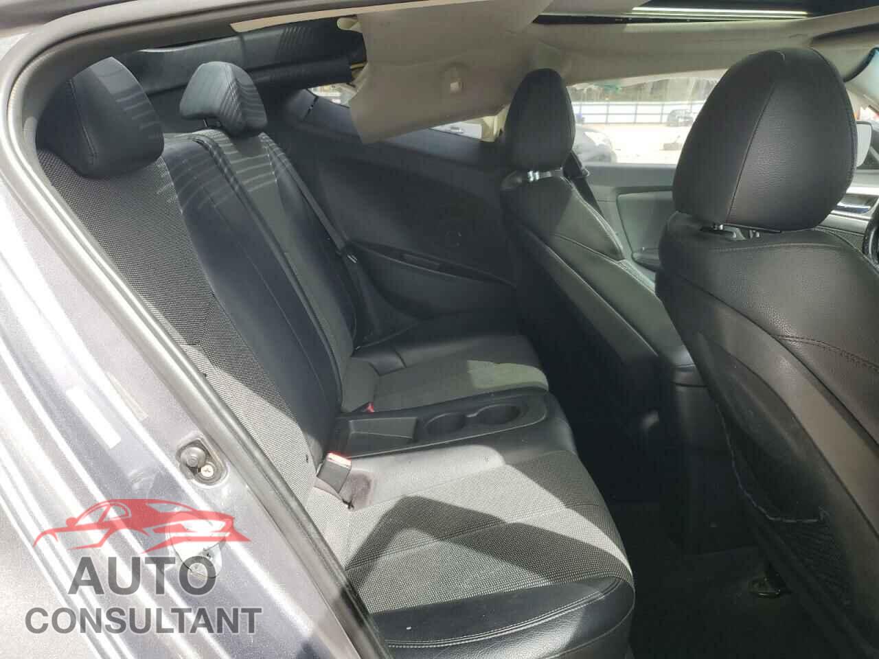 HYUNDAI VELOSTER 2012 - KMHTC6AD1CU061018
