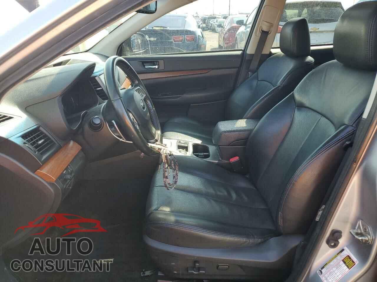 SUBARU OUTBACK 2013 - 4S4BRDLC8D2235571