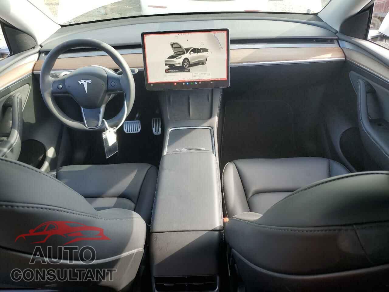 TESLA MODEL Y 2024 - 7SAYGAEE2RF086860