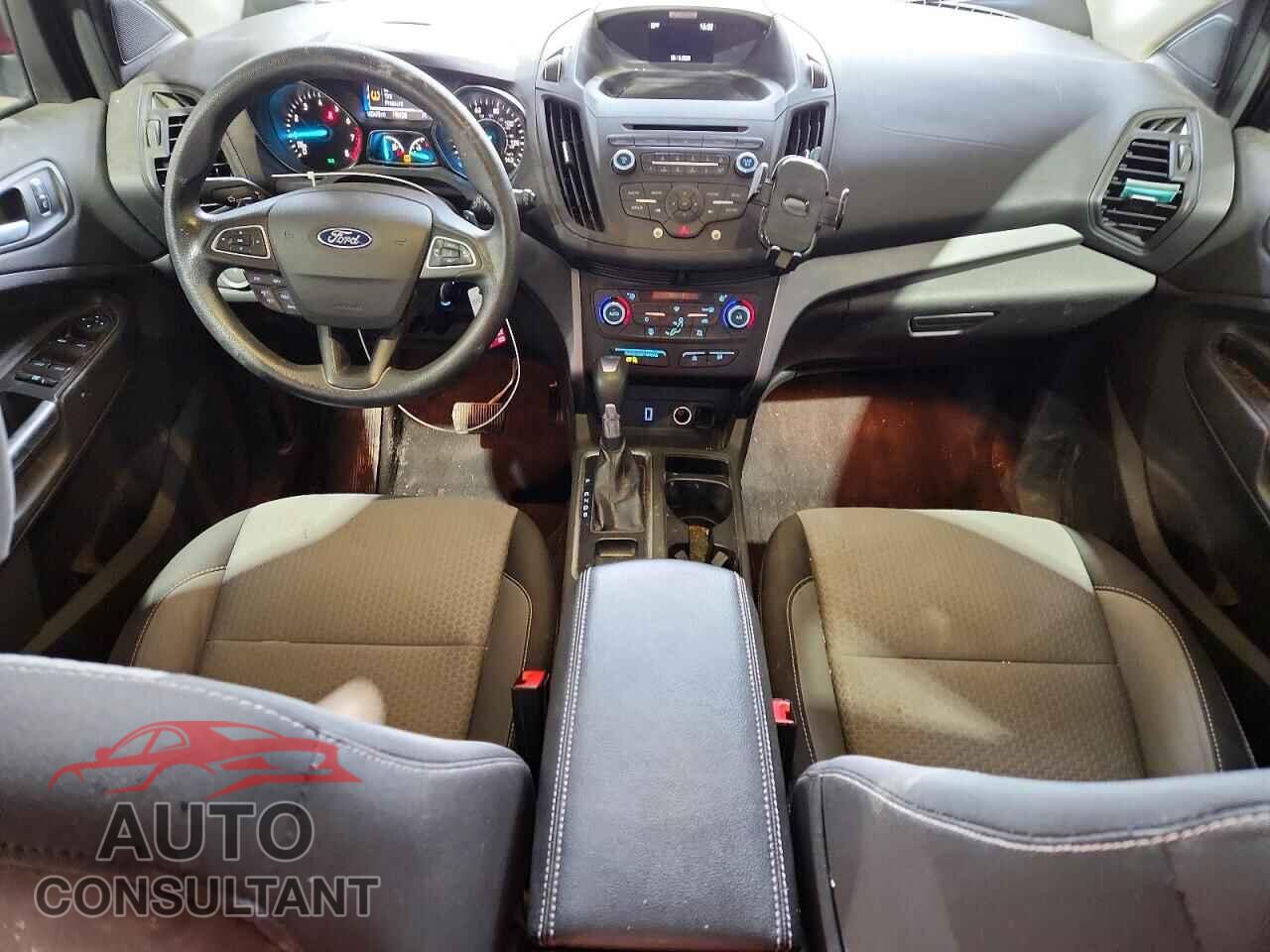 FORD ESCAPE 2017 - 1FMCU0GD0HUC93733