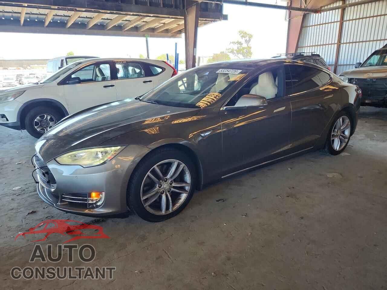TESLA MODEL S 2015 - 5YJSA1E19FF106387