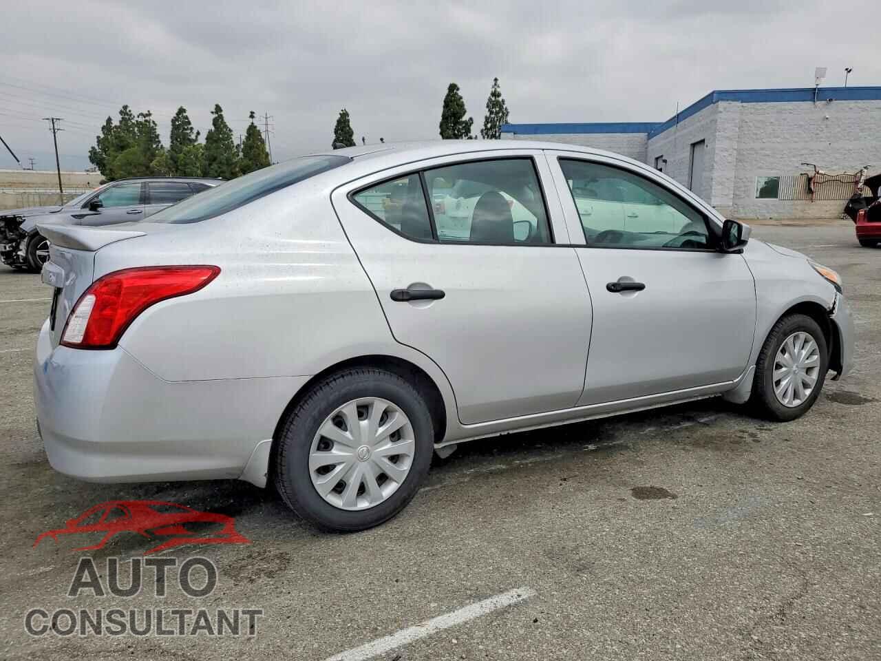 NISSAN VERSA 2017 - 3N1CN7AP3HL882169