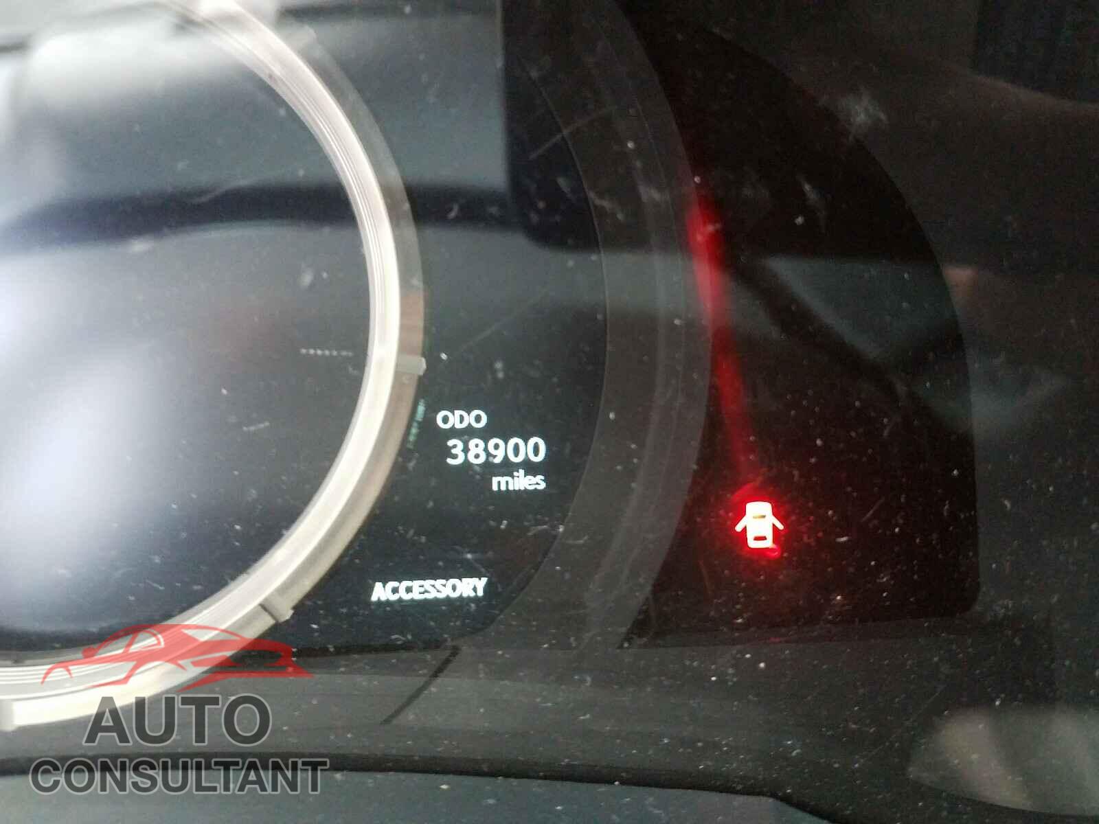 LEXUS IS 2016 - JTHBA1D21G5026352