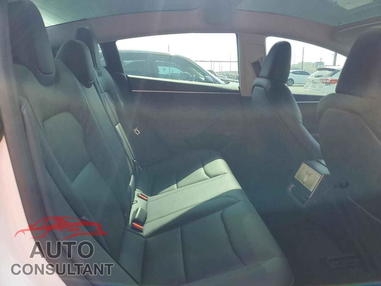 TESLA MODEL 3 2024 - 5YJ3E1EB7RF821609