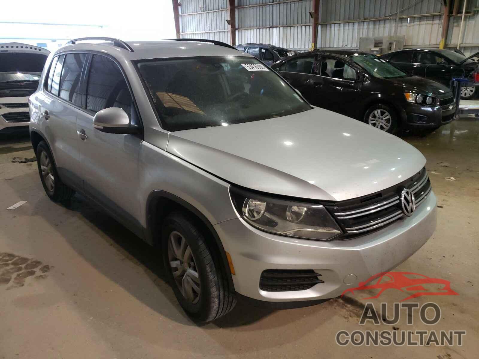 VOLKSWAGEN TIGUAN 2016 - WVGAV7AX6GW523522