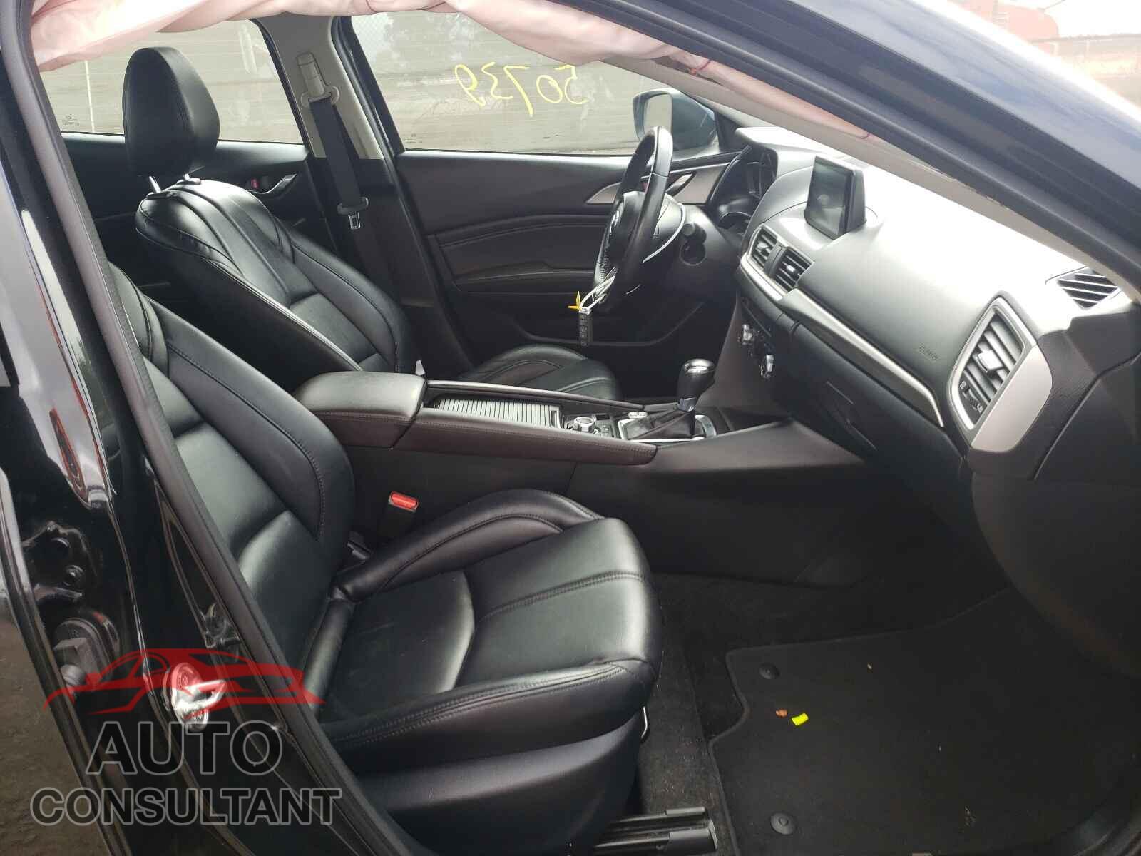 MAZDA 3 2018 - 3MZBN1V30JM201637