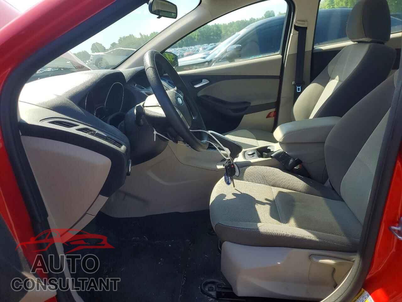 FORD FOCUS 2014 - 1FADP3F2XEL102540