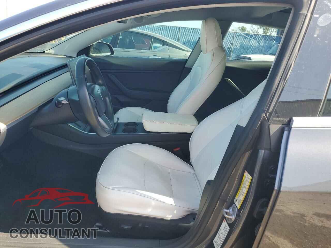 TESLA MODEL 3 2018 - 5YJ3E1EAXJF157916