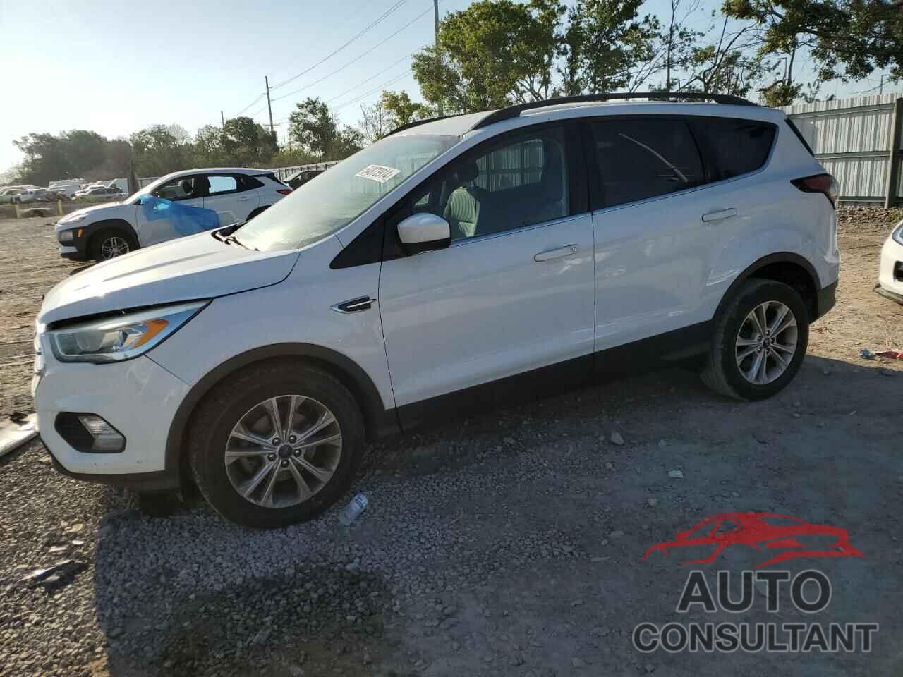 FORD ESCAPE 2017 - 1FMCU0GDXHUC88586