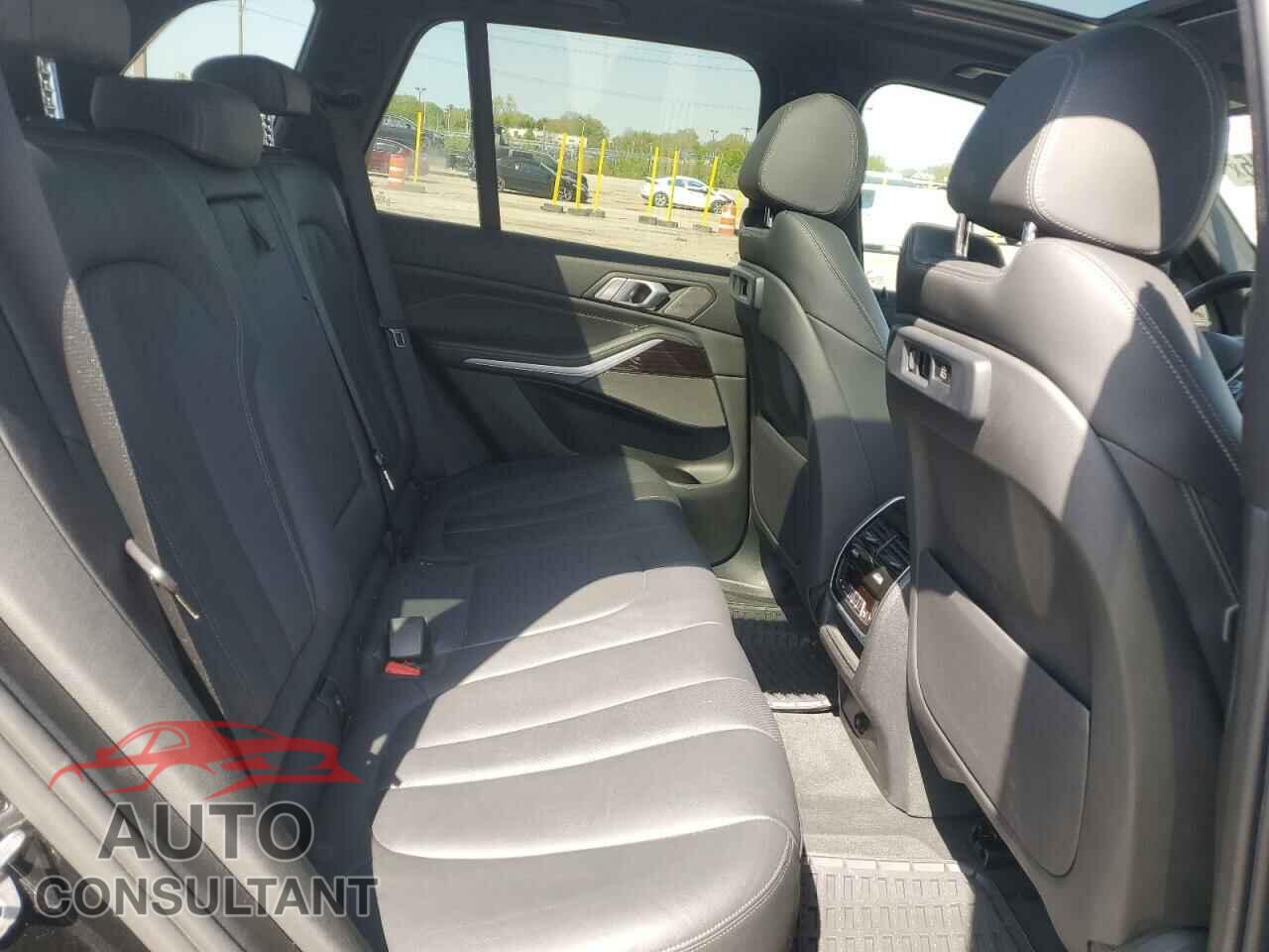BMW X5 2021 - 5UXCR6C06M9E80968