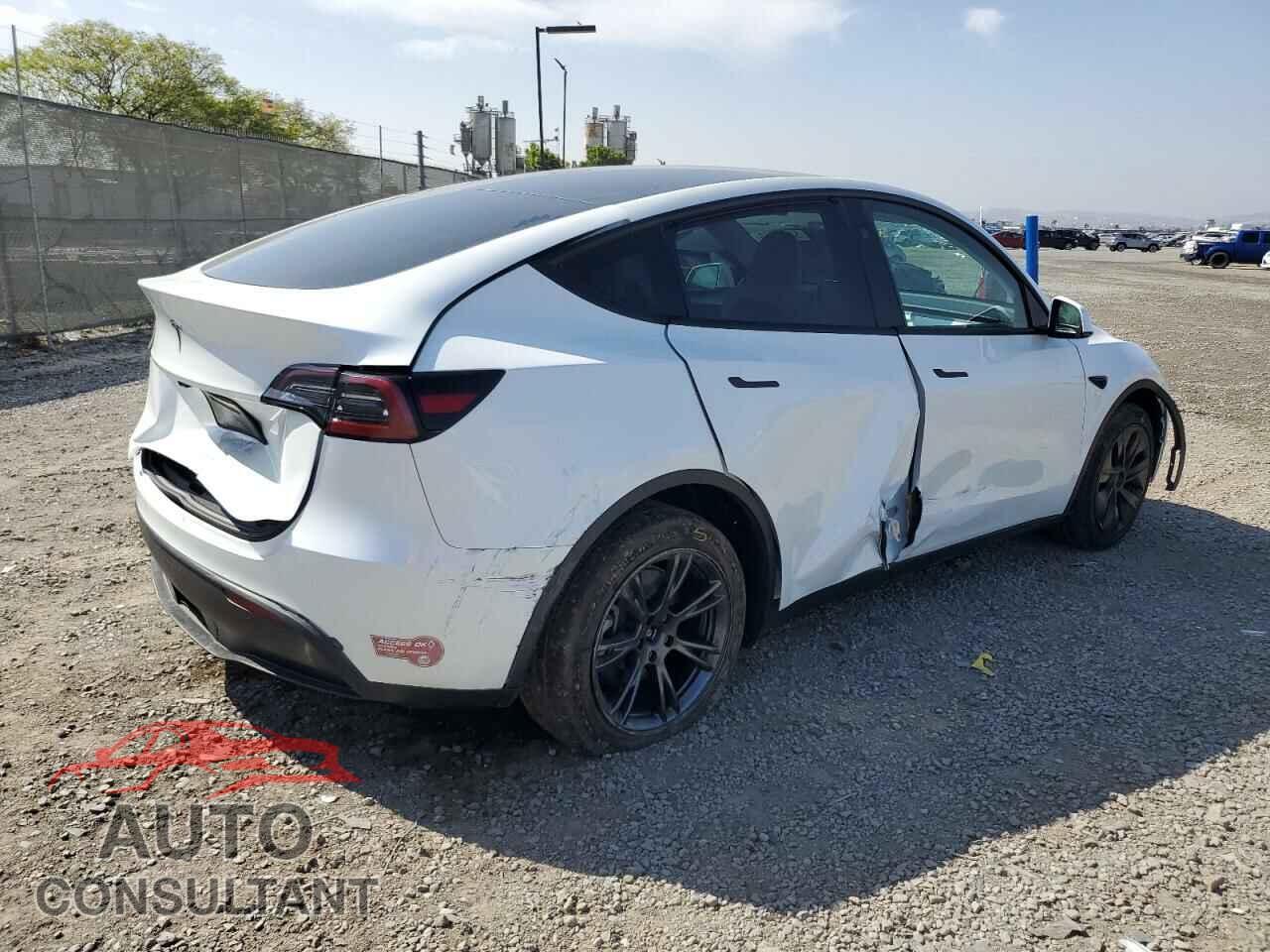 TESLA MODEL Y 2024 - 7SAYGDED8RF105176