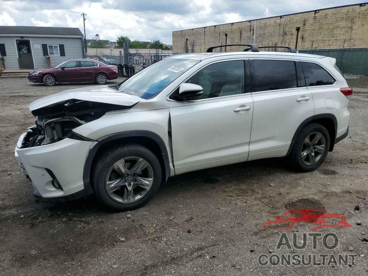 TOYOTA HIGHLANDER 2018 - 5TDDZRFH0JS903451