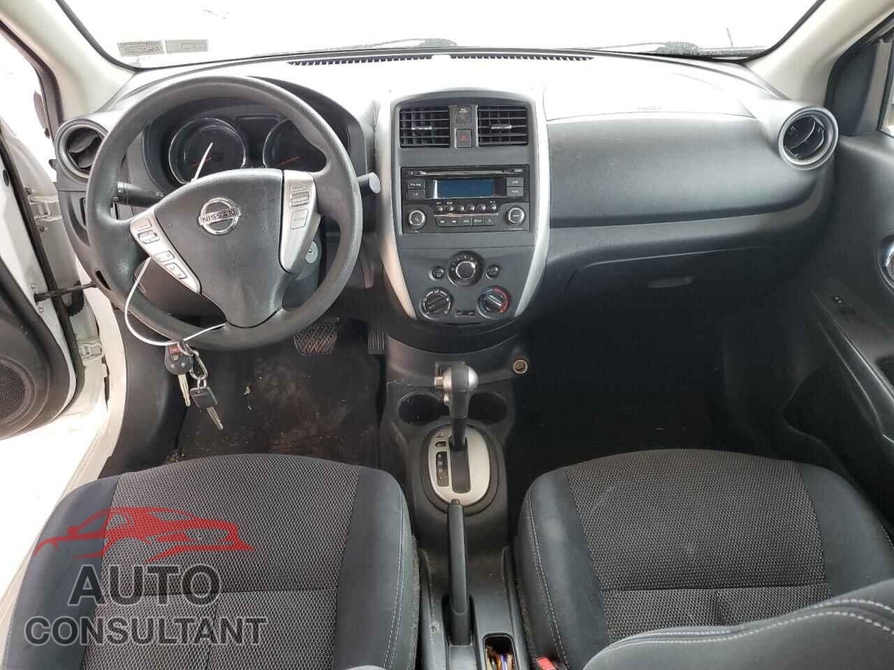 NISSAN VERSA 2017 - 3N1CN7AP8HL814174