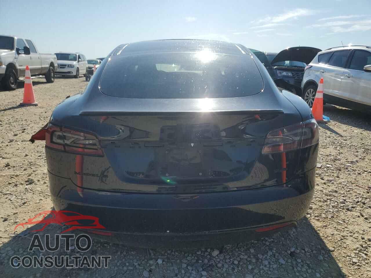TESLA MODEL S 2013 - 5YJSA1CPXDFP21566