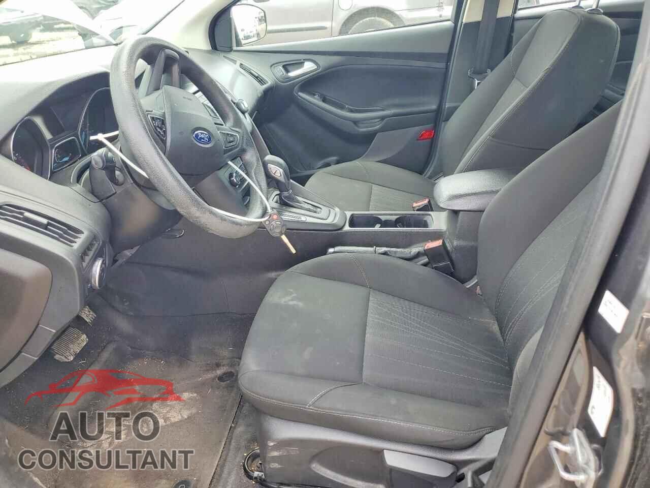 FORD FOCUS 2017 - 1FADP3F22HL296386