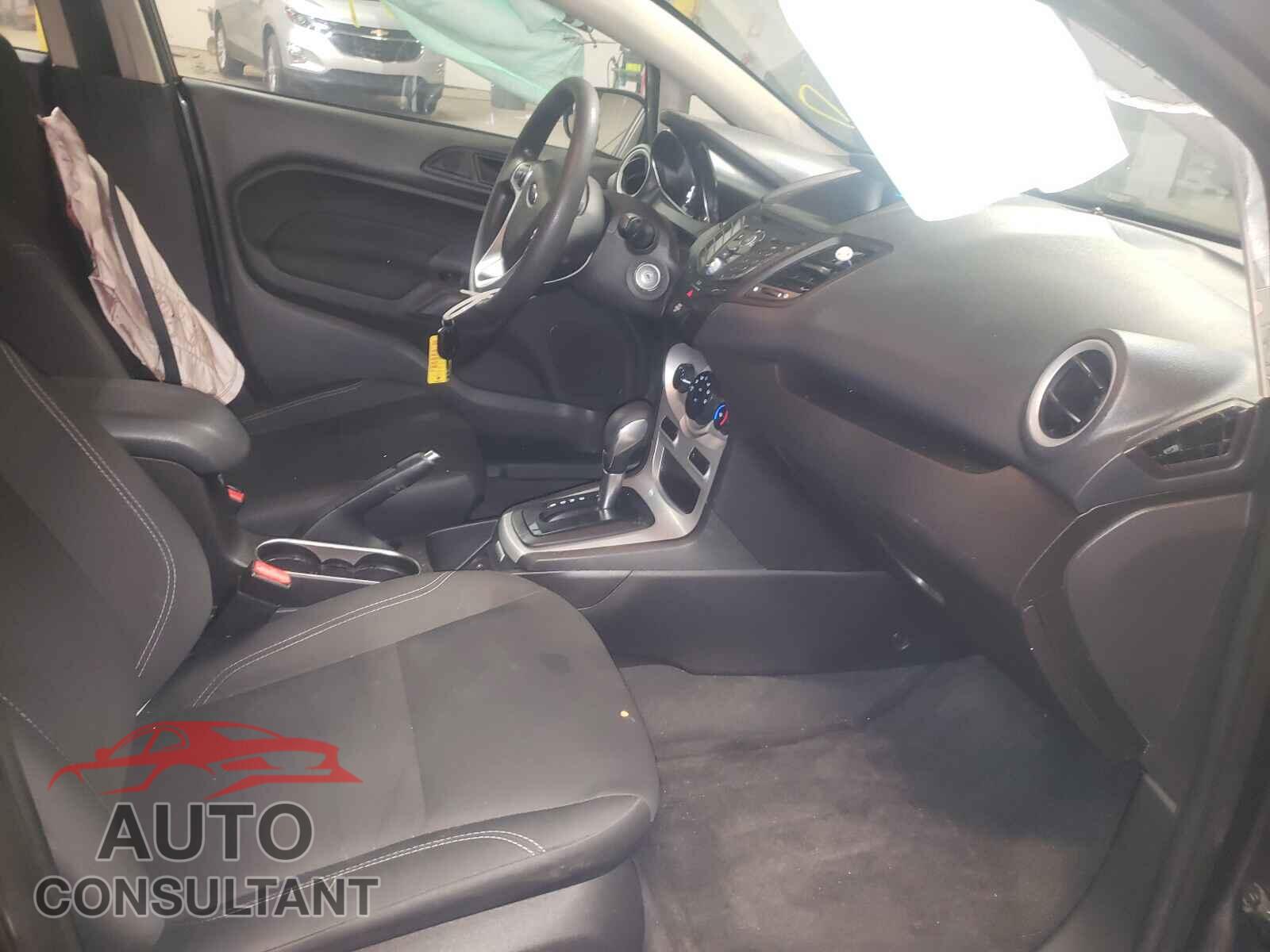 FORD FIESTA 2017 - 3FADP4EJ4HM157907